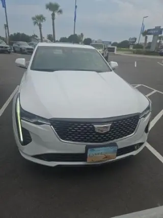 Sedán Cadillac CT4 Luxury 4p 2022