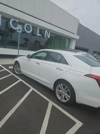 Sedán Cadillac CT4 Luxury 4p 2022