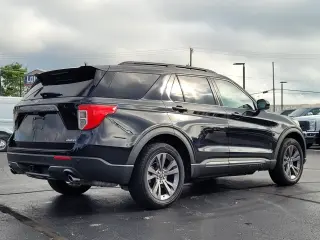 Ford Explorer 2023 AWD XLT SUV de 4 puertas