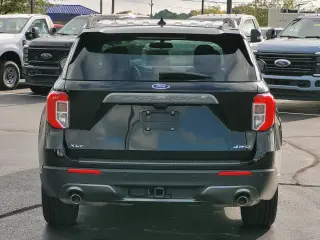 Ford Explorer 2023 AWD XLT SUV de 4 puertas