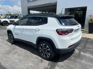 Jeep Compass 2023 4x4 Limited SUV de 4 puertas