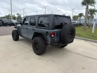 Jeep Wrangler 2024 4x4 Sport SUV de 4 puertas
