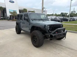 Jeep Wrangler 2024 4x4 Sport SUV de 4 puertas