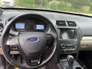 Ford Explorer 2019 AWD XLT SUV de 4 puertas