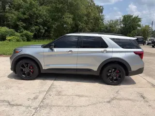 Ford Explorer 2023 AWD ST SUV de 4 puertas