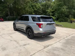 Ford Explorer 2023 AWD ST SUV de 4 puertas