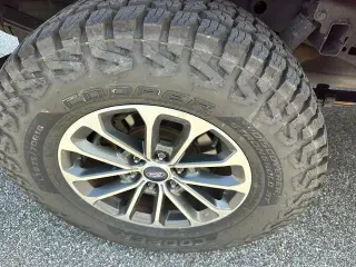 Ford F-150 2019 4x4 XLT 4dr SuperCrew batea de 5.5 pies