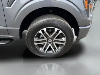 Ford F-150 2023 4x4 XL SuperCrew 4 puestas caja corta de 5.5 pies