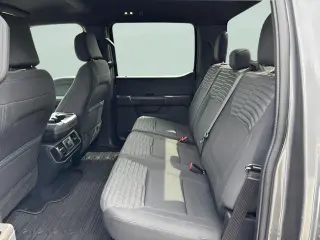 Ford F-150 2023 4x4 XL SuperCrew 4 puestas caja corta de 5.5 pies