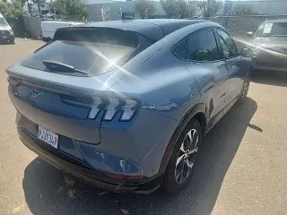SUV Ford Mustang Mach-E Premium 2023 de 4 puertas