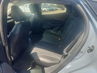 SUV Ford Mustang Mach-E Premium 2023 de 4 puertas