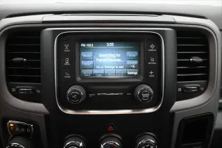 Ram 1500 2016 4x4 Tradesman de 4 puertas, cabina tripulación, caja corta de 5.5 pies