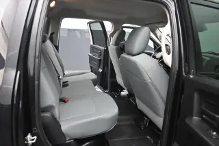 Ram 1500 2016 4x4 Tradesman de 4 puertas, cabina tripulación, caja corta de 5.5 pies
