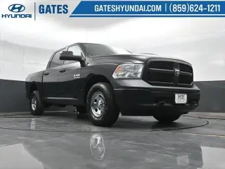 Ram 1500 2016 4x4 Tradesman de 4 puertas, cabina tripulación, caja corta de 5.5 pies