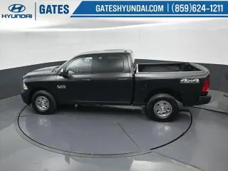 Ram 1500 2016 4x4 Tradesman de 4 puertas, cabina tripulación, caja corta de 5.5 pies