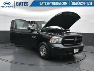 Ram 1500 2016 4x4 Tradesman de 4 puertas, cabina tripulación, caja corta de 5.5 pies