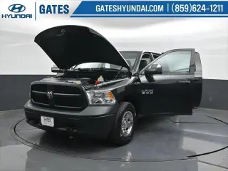 Ram 1500 2016 4x4 Tradesman de 4 puertas, cabina tripulación, caja corta de 5.5 pies