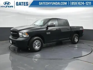 Ram 1500 2016 4x4 Tradesman de 4 puertas, cabina tripulación, caja corta de 5.5 pies