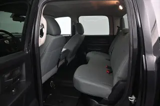 Ram 1500 2016 4x4 Tradesman de 4 puertas, cabina tripulación, caja corta de 5.5 pies