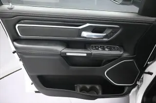 Ram 1500 2020 4x4 Laramie Crew Cab de 4 puertas, caja corta de 5.6 pies