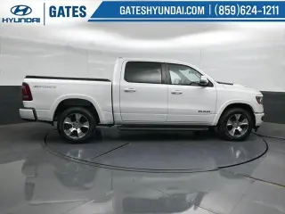 Ram 1500 2020 4x4 Laramie Crew Cab de 4 puertas, caja corta de 5.6 pies