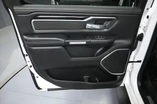 Ram 1500 2020 4x4 Laramie Crew Cab de 4 puertas, caja corta de 5.6 pies