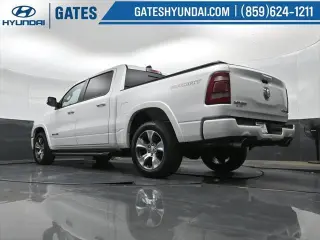 Ram 1500 2020 4x4 Laramie Crew Cab de 4 puertas, caja corta de 5.6 pies
