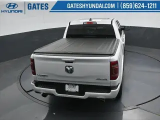 Ram 1500 2020 4x4 Laramie Crew Cab de 4 puertas, caja corta de 5.6 pies