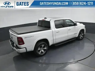 Ram 1500 2020 4x4 Laramie Crew Cab de 4 puertas, caja corta de 5.6 pies