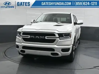 Ram 1500 2020 4x4 Laramie Crew Cab de 4 puertas, caja corta de 5.6 pies