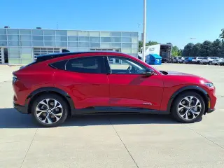 Ford Mustang Mach-E 2023 AWD Premium SUV de 4 puertas