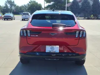 Ford Mustang Mach-E 2023 AWD Premium SUV de 4 puertas