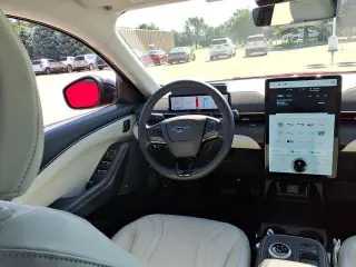 Ford Mustang Mach-E 2023 AWD Premium SUV de 4 puertas