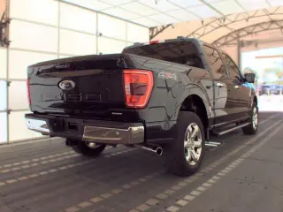 Ford F-150 2022 4x4 XL 4dr SuperCrew 5.5 ft. SB