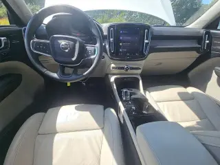 Volvo XC40 2023 B4 Ultimate Dark Theme 4dr SUV