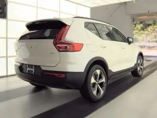 Volvo XC40 2023 B4 Ultimate Dark Theme 4dr SUV