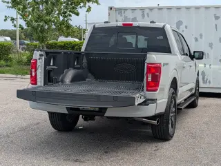 Ford F-150 2023 4x2 XLT 4 puertas SuperCrew caja corta de 5.5 pies