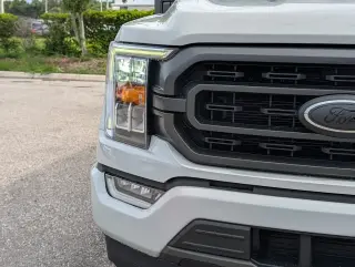 Ford F-150 2023 4x2 XLT 4 puertas SuperCrew caja corta de 5.5 pies