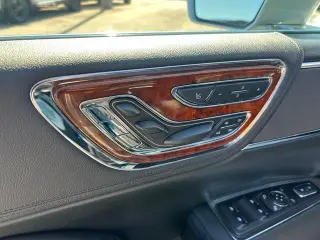 Lincoln Continental 2020 AWD Reserve sedán de 4 puertas