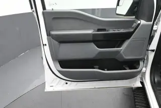 Ford F-150 2022 4x4 XL 4 puertas SuperCrew batea corta de 5.5 pies