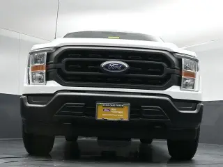 Ford F-150 2022 4x4 XL 4 puertas SuperCrew batea corta de 5.5 pies