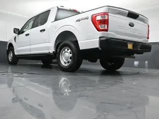 Ford F-150 2022 4x4 XL 4 puertas SuperCrew batea corta de 5.5 pies