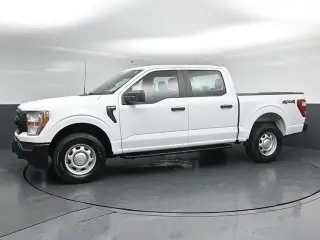 Ford F-150 2022 4x4 XL 4 puertas SuperCrew batea corta de 5.5 pies