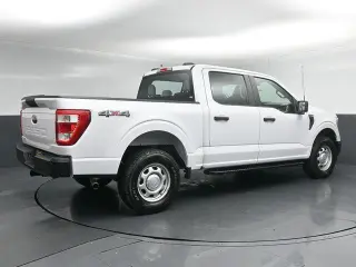 Ford F-150 2022 4x4 XL 4 puertas SuperCrew batea corta de 5.5 pies