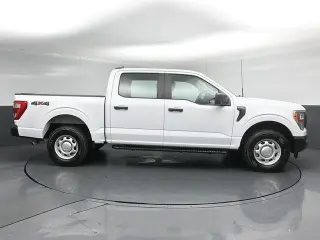 Ford F-150 2022 4x4 XL 4 puertas SuperCrew batea corta de 5.5 pies