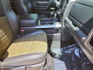 Ram 1500 2016 4x4 Sport 4dr Crew Cab batea de 5.5 pies