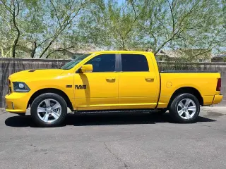 Ram 1500 2016 4x4 Sport 4dr Crew Cab batea de 5.5 pies
