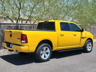 Ram 1500 2016 4x4 Sport 4dr Crew Cab batea de 5.5 pies