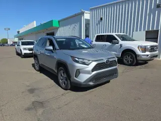 Toyota RAV4 2025 XLE 4dr SUV