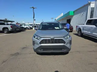 Toyota RAV4 2025 XLE 4dr SUV